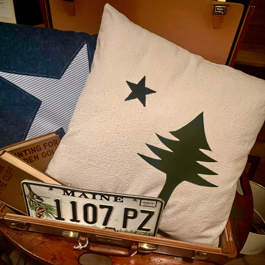 Maine Flag 1901 Pillow